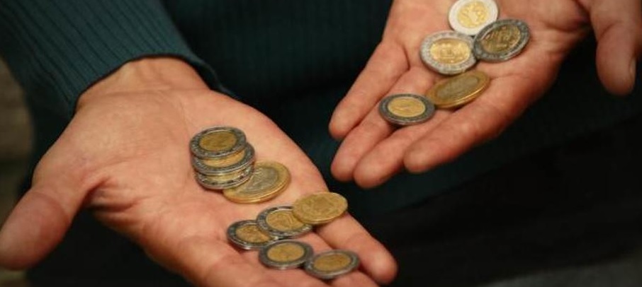 El aumento de los contratos de menos de una semana empuja los salarios a la baja
