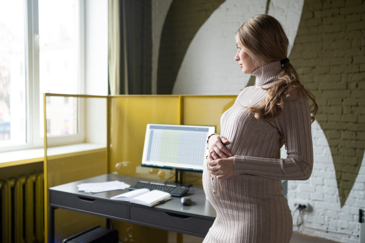 sustitución de trabajadora por riesgo durante embarazo